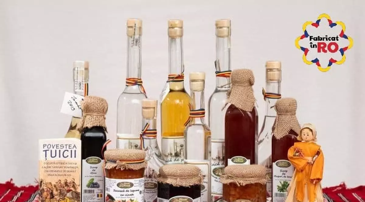 Țuica de prune - o băutură nelipsită de pe mesele tradiționale românești