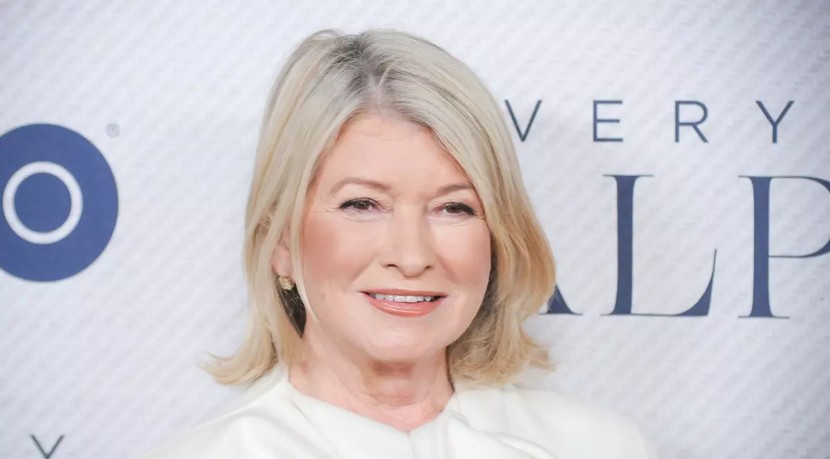 Martha Stewart a pozat în costum de baie la 81 de ani