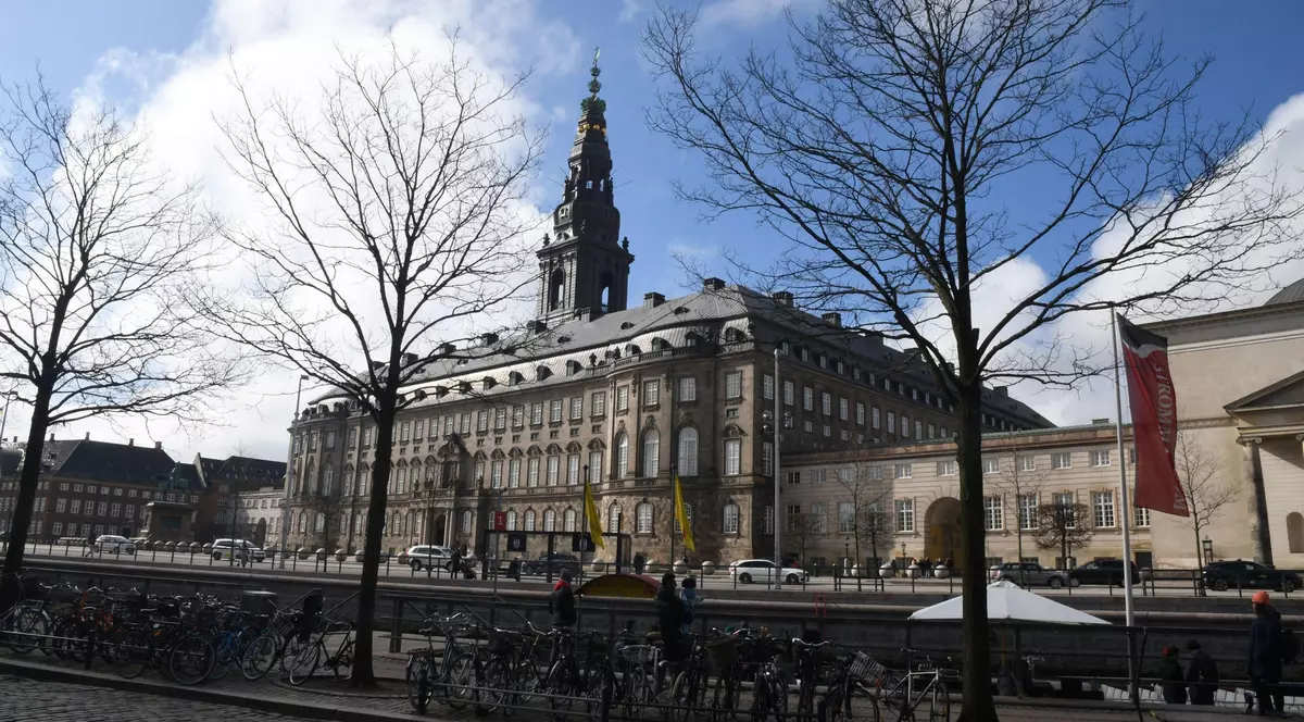 O deputată din Groenlanda a refuzat să vorbească limba daneză în timpul unei dezbateri în parlament, la Copenhaga