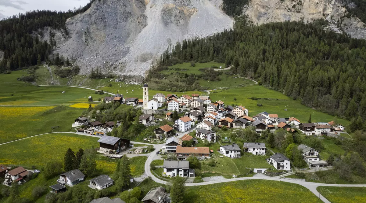 Un oraș din Elveția a fost evacuat sub amenințarea alunecărilor de teren