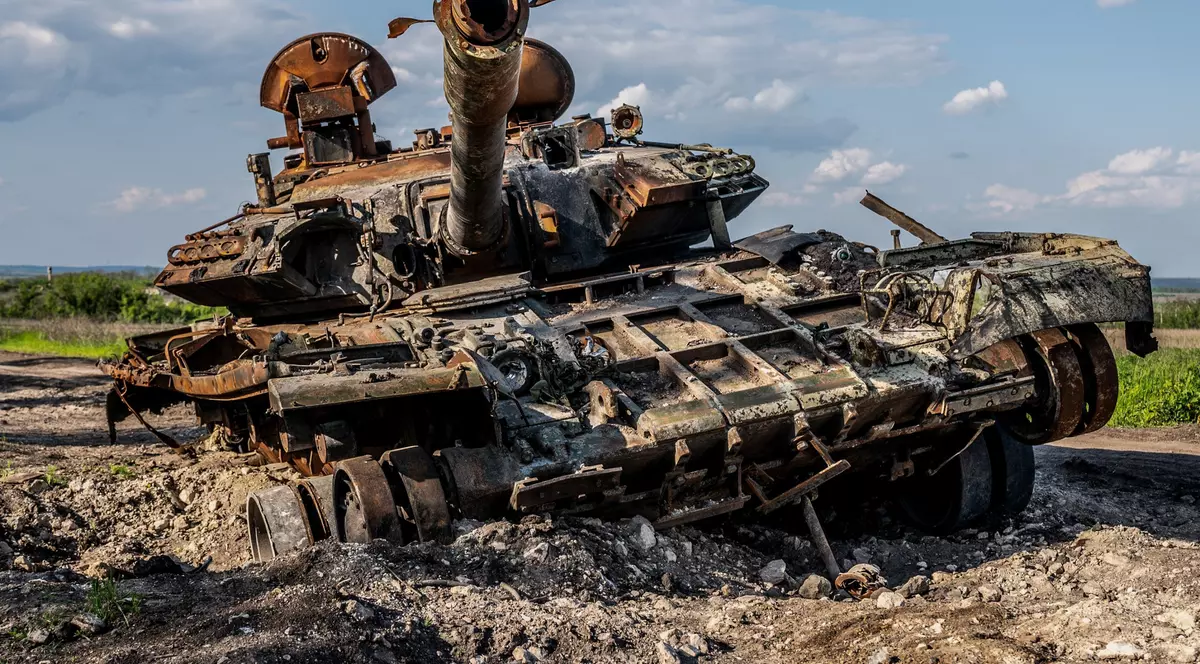 Rusia a pierdut în Ucraina peste 2.000 de tancuri, adică cel puțin două treimi din unitățile cu care începuse războiul, arată un raport