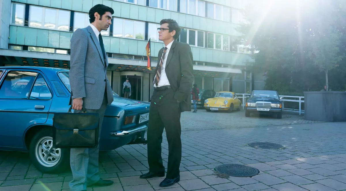 Pacepa, spionul care a fugit din frig, are un film de succes. Scenarista miniseriei HBO inspirate de fuga lui spune de ce merită să-l vedem