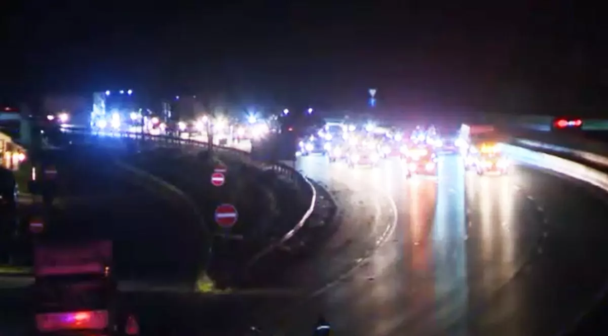 Timp de 20 de minute, aproape 40 de mașini au trecut peste un turist român de 92 de ani, pe o autostradă de la marginea Budapestei