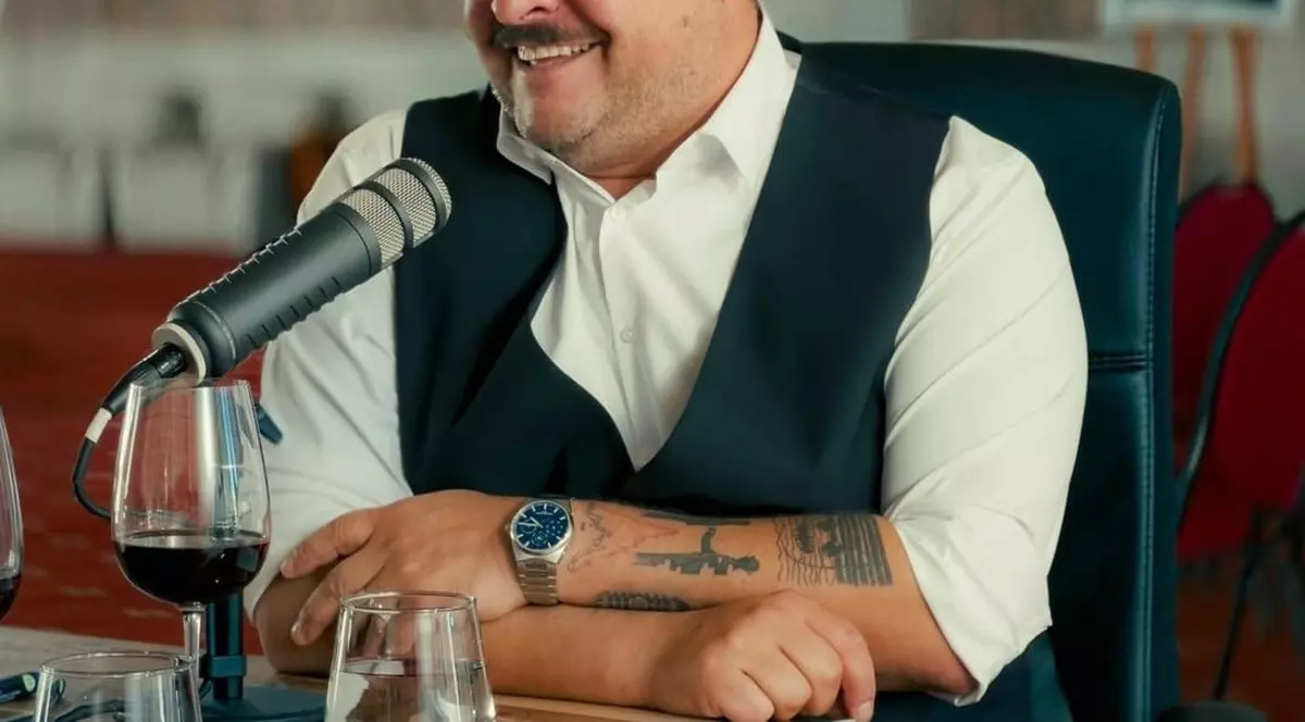 Ritualul pe care Mihai Bobonete îl repetă an de an cu fiul său: „Urcăm în mansardă, avem aceleași întrebări”