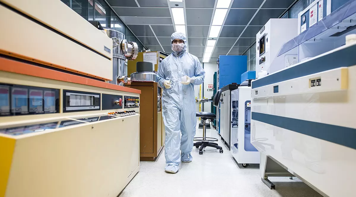 20 de ani de cercetări revoluționare la un institut din New York, pierduți după ce femeia de serviciu a oprit un congelator din cauza alarmei „enervante”