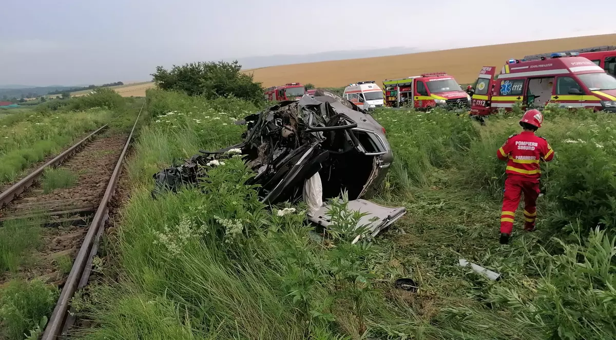 Tânără de 19 ani, moartă într-un accident rutier în Neamț. Alți doi tineri au fost răniți