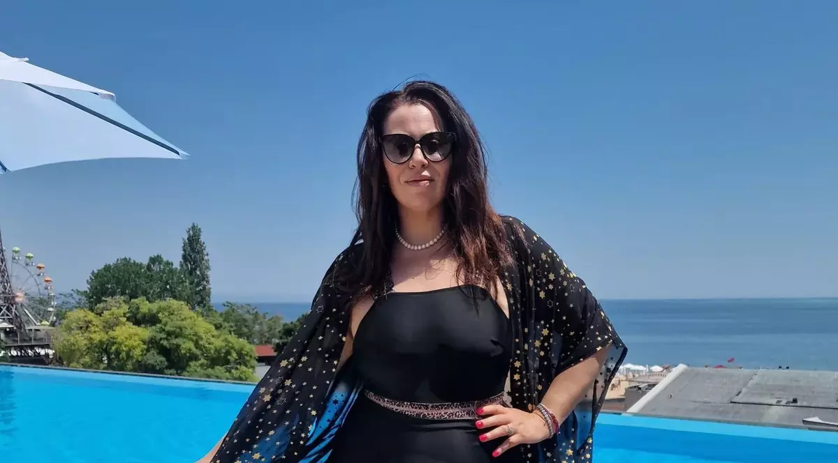 Ținuta purtată de Oana Roman la malul mării. Vedeta se află în vacanță în Bulgaria. „Felicitări, arăți superb”