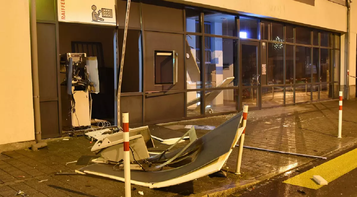 Românul care a fost primul infractor condamnat vreodată în Elveția pentru explozia unui bancomat va fi despăgubit cu 100.000 de franci și eliberat