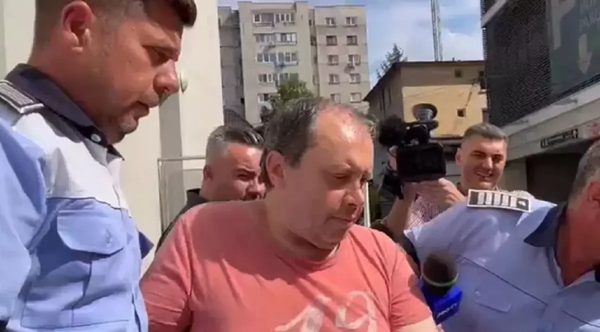 Sentință definitivă pentru criminalul din Bascov care și-a ucis în aceeași zi părinţii, sora, fratele şi nepoata de 5 ani