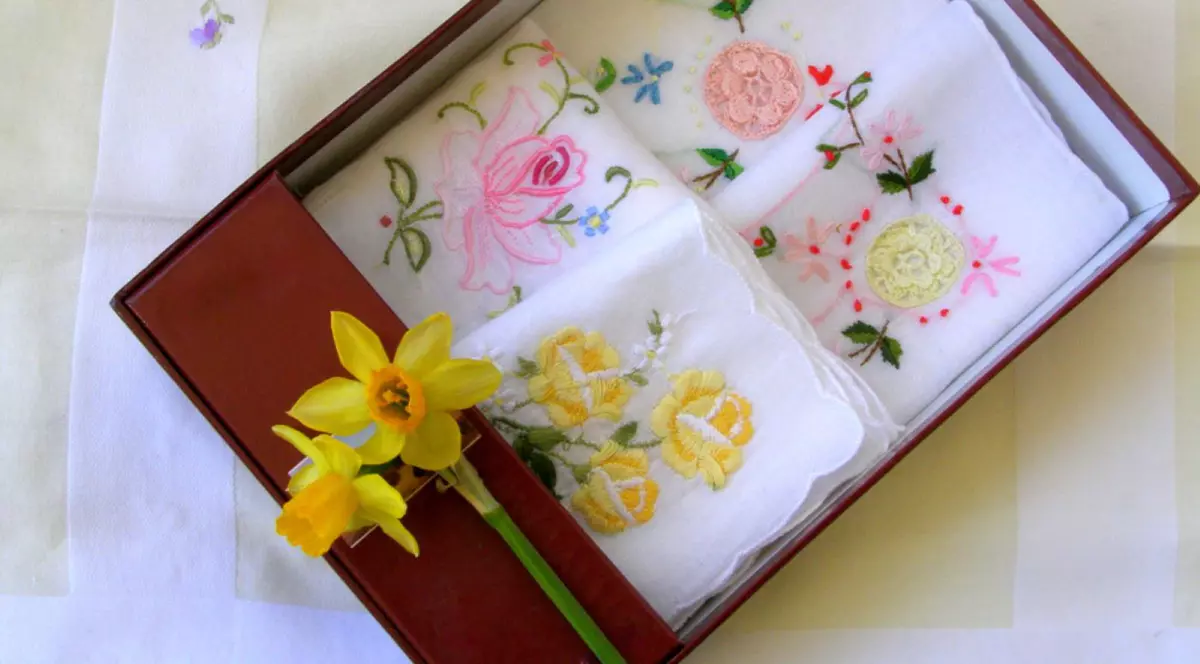 Ce înseamnă când visezi batistă