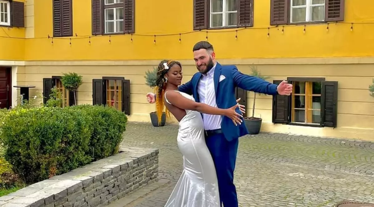 Reality show-ul Români de ocazie va avea premiera luni, 5 iunie, la Antena Stars. Celia, Melissa, Mukinka și Fabian au acceptat provocarea