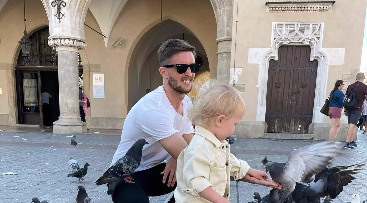 REPORTAJ. „La noi te duci la magazin și nu știi pe ce ai dat 300 de lei. Aici umpli coșul de banii ăștia”. Mutat de șapte ani în Polonia, un român cunoscut explică de ce nu ar vrea să mai revină acasă