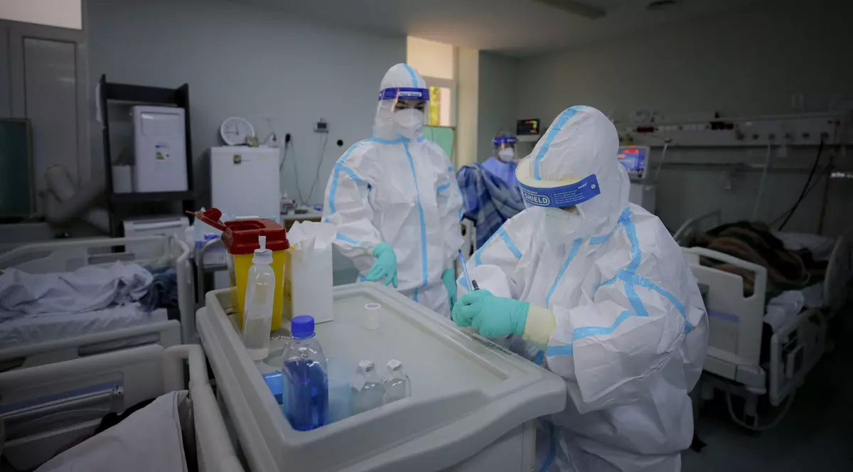 Medicii raportează primul caz de paralizie a corzilor vocale provocată de infecția cu SARS-CoV-2