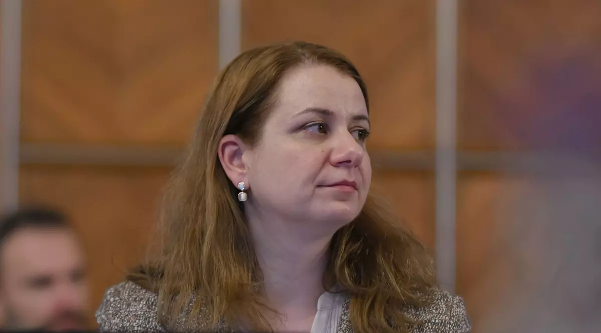 Ministra Ligia Deca admite că încă sunt școli unde elevii învață în trei schimburi, deși legea educației interzice acest lucru
