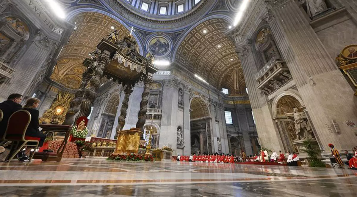 Liturghie penitenţială la Catedrala Sfântul Petru din Vatican după ce altarul a fost profanat