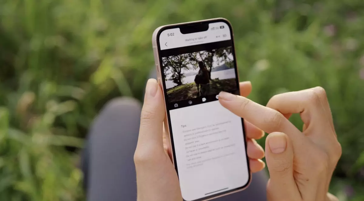 Orașul european în care părinții au decis interzicerea smartphone-urilor pentru copiii mai mici de 13 ani