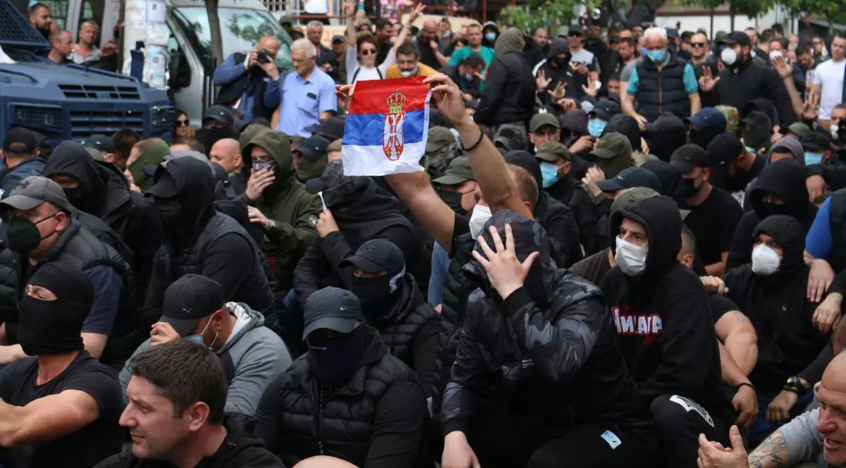 Președinta din Kosovo ia în calcul organizarea de noi alegeri în localitățile nordice, majoritar sârbe, unde au avut loc proteste violente