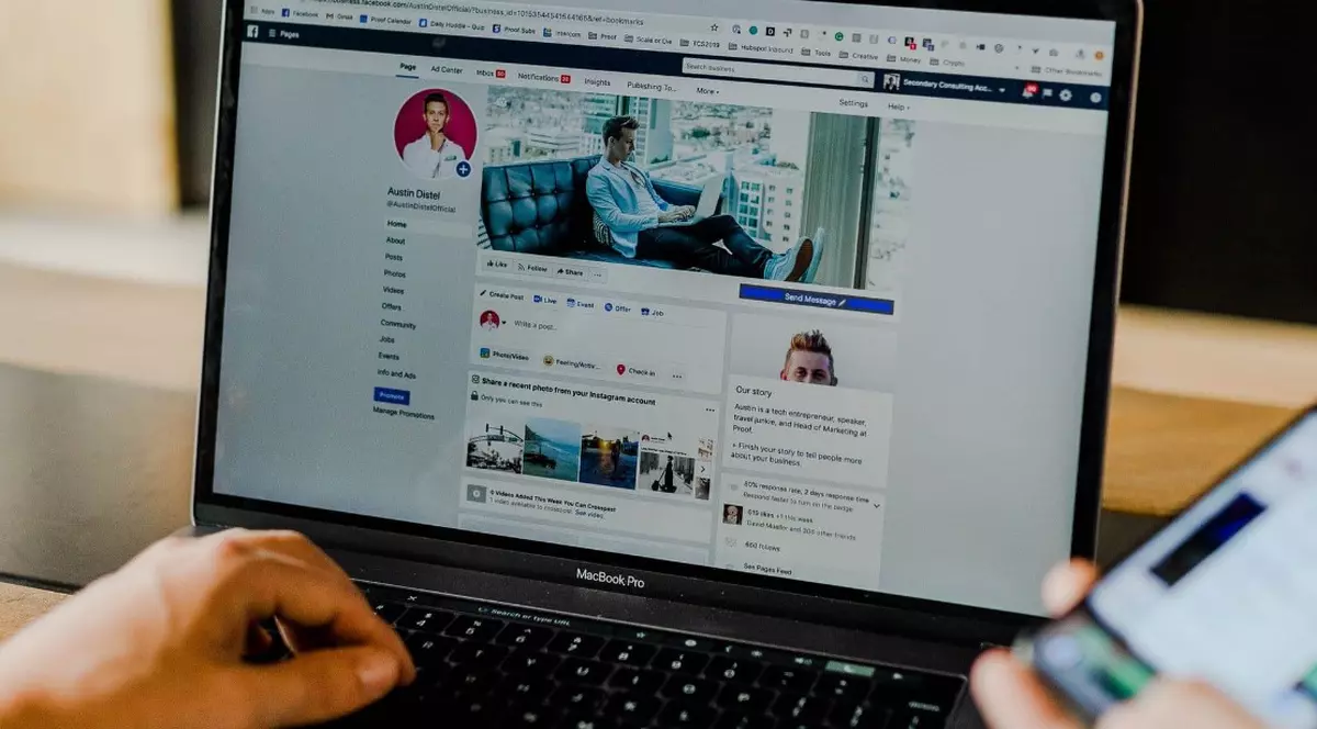 Poți fi dat afară pentru postările de pe Facebook? Ce spune legea