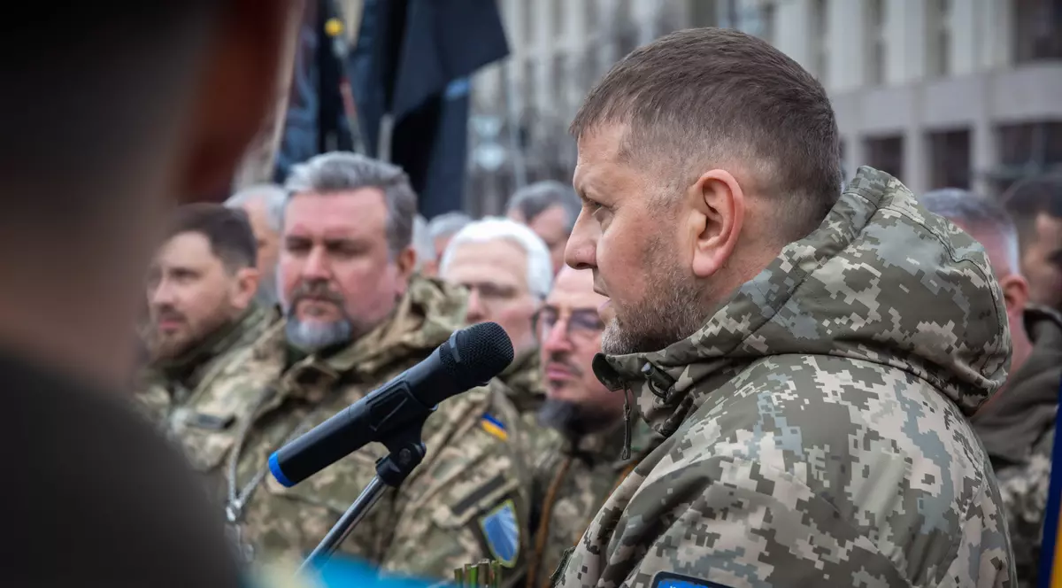 Primele apariții publice ale generalilor Budanov și Zalujnîi, după ce propaganda rusă i-a dat grav răniți. Insigna cu Baby Yoda face furori pe internet