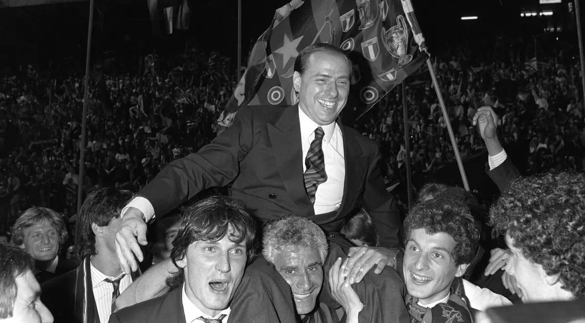 Ce spun românii care au jucat pentru Berlusconi la AC Milan: „Am învățat să fiu exigent de la dânsul. Unul dintre revoluționarii fotbalului”