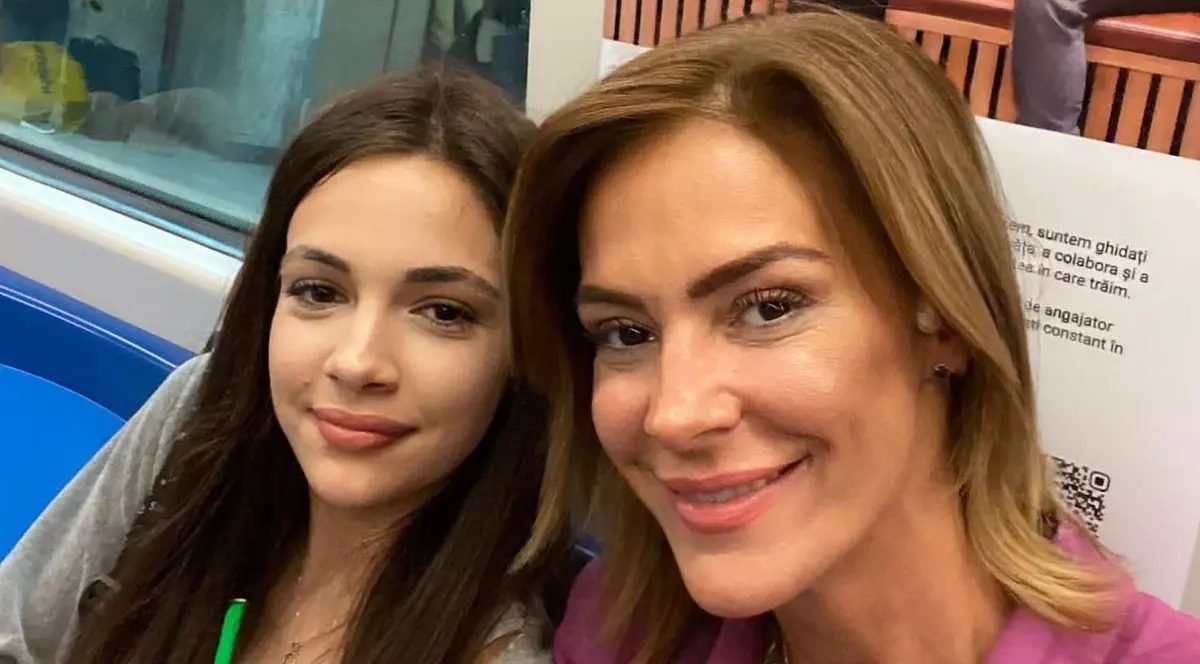 Roxana Ciuhulescu și Ana, fiica ei