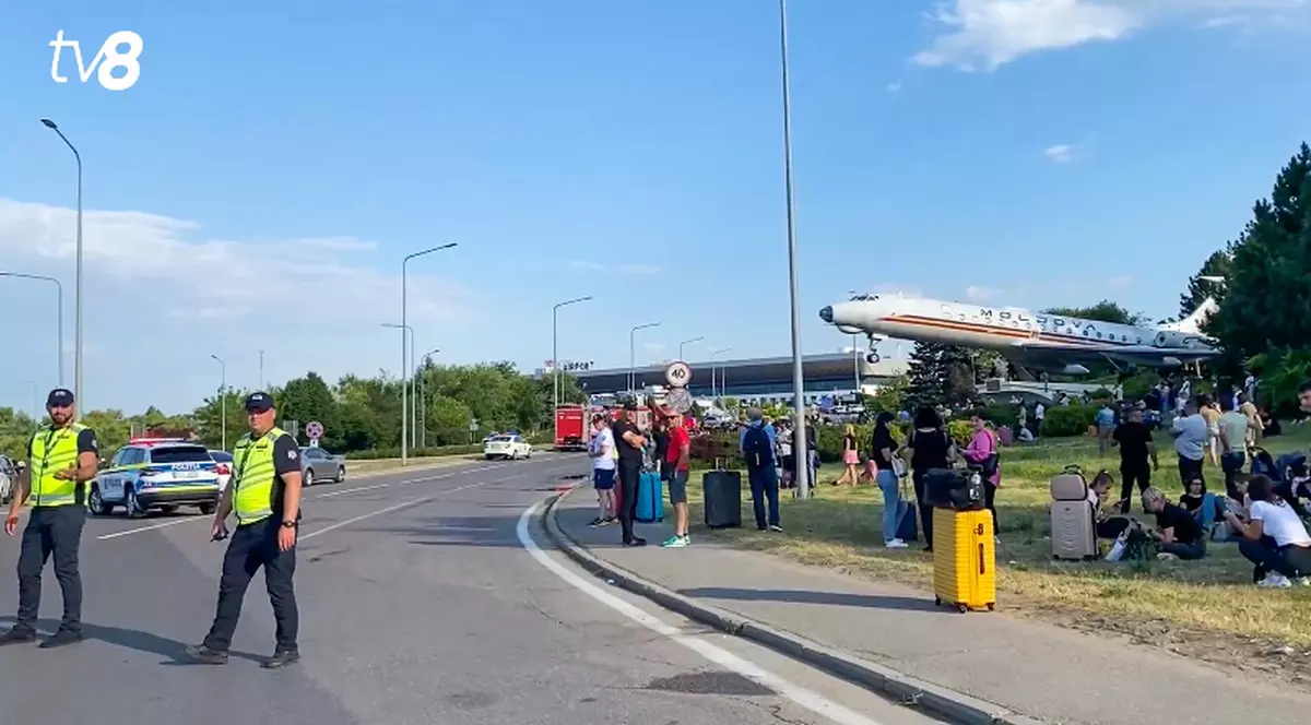Mărturii ale oamenilor aflați pe aeroportul din Chișinău în momentul atacului: „Am văzut moartea cu propriii mei ochi”