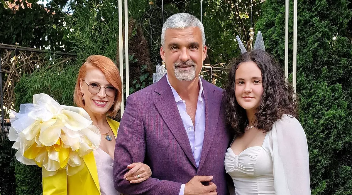 De ce l-a amenințat Monica Davidescu pe Aurelian Temișan cu divorțul. „Fii atent că îți spun în prezența fetelor!”