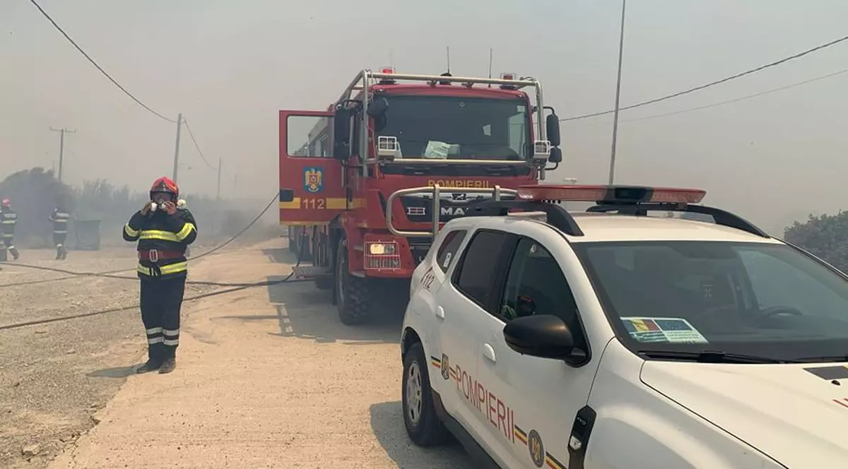 Pompierii români au ajuns pe insula Rodos. Primele imagini de la intervenția lor