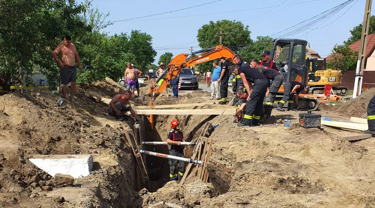 Un muncitor a murit după ce un mal de pământ a căzut peste el în timp ce lucra la canalizarea comunei timișene Iecea Mare