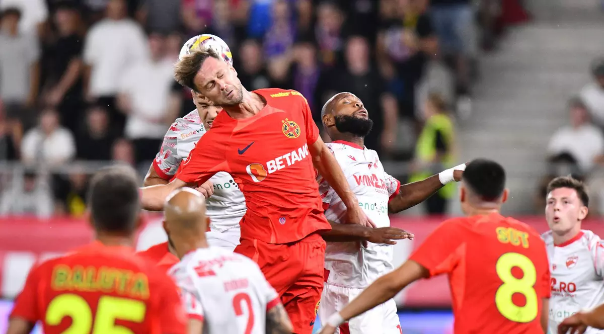 FCSB a învins Dinamo, în Derby de România. Au înscris vedetele Coman și Olaru, portughezul Gregorio a redus din handicap