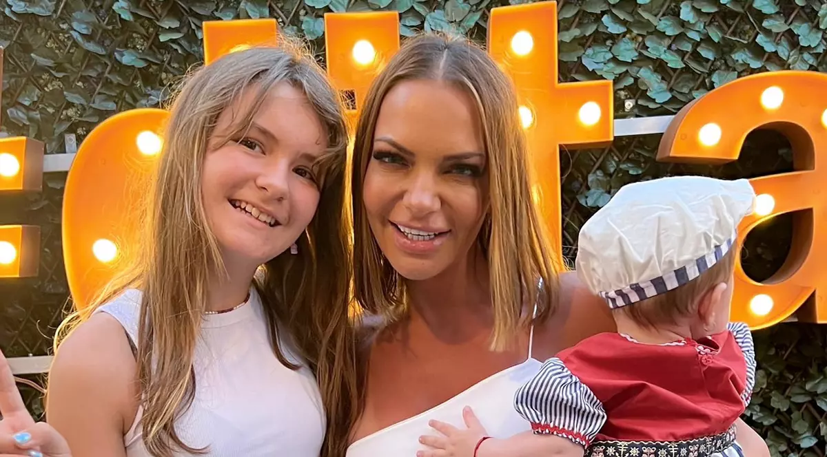 Cum a apărut Andreea Antonescu alături de fiica ei cea mică la plajă, în Mamaia. Fanii au reacționat: „Draga de ea”