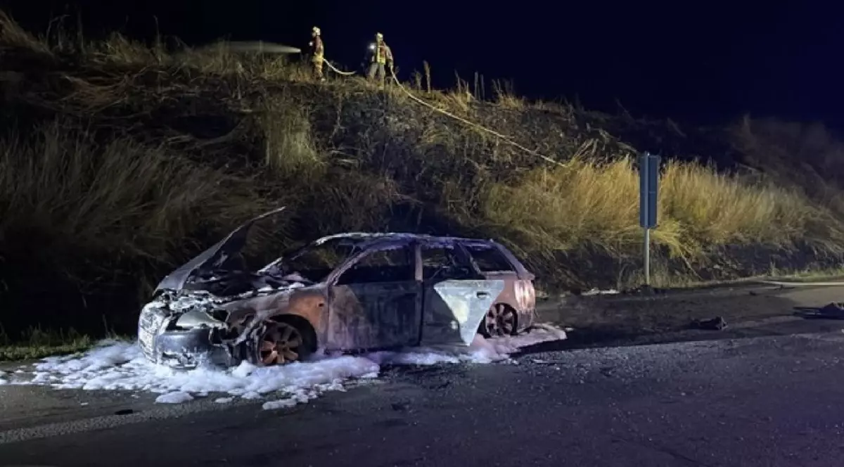 Un român a ieșit nevătămat din mașina care ardea, în Germania, apoi s-a întors să ia bagajele și acum e grav rănit, dus cu elicopterul la spital
