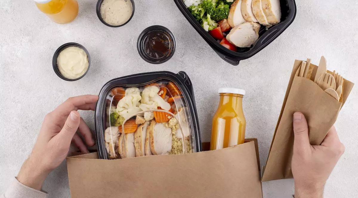 Alege produse şi consumabile de catering pentru transportarea alimentelor uşor şi sigur!