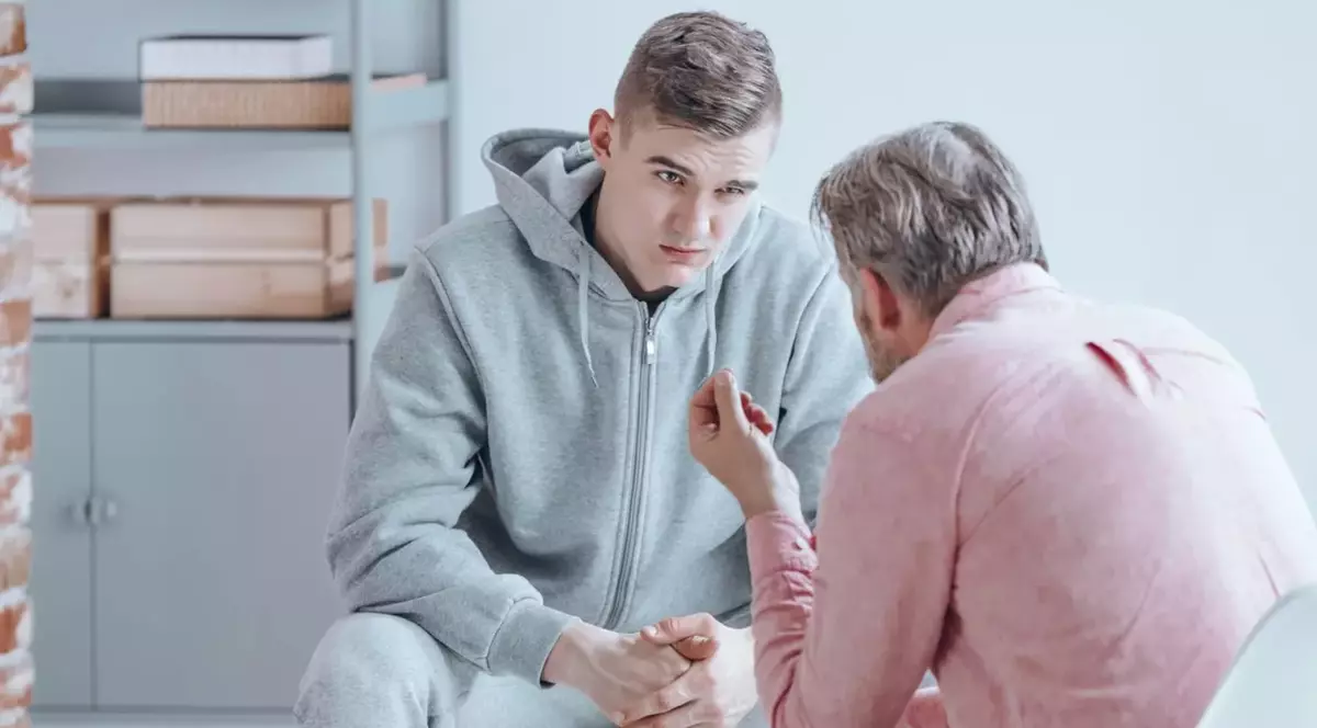 „Copilul meu mi-a spus că este nonbinar și apoi trans.” Cum să gestionezi situația