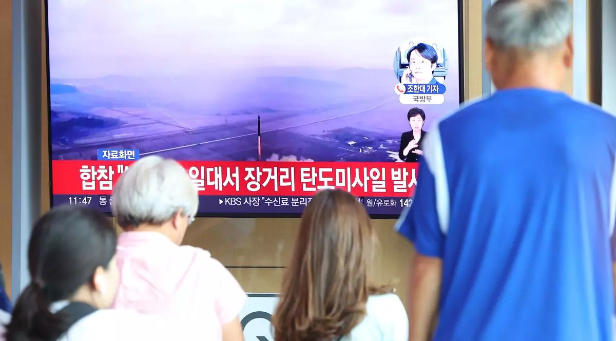 Coreea de Nord a lansat două rachete balistice după ce un submarin al SUA, dotat cu arme nucleare, a ajuns în apele Coreei de Sud