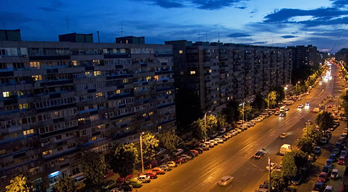 Aproape 700 de blocuri din București rămân fără apă caldă ca urmare a unor lucrări de reparații și înlocuire de conducte