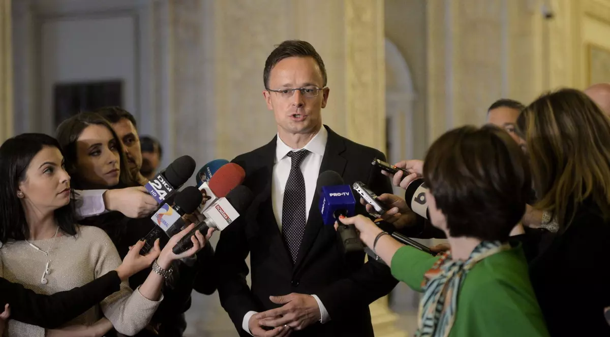 Ministrul maghiar de externe cere prelungirea dispensei UE pentru ca MOL să poată exporta produse din petrol rusesc