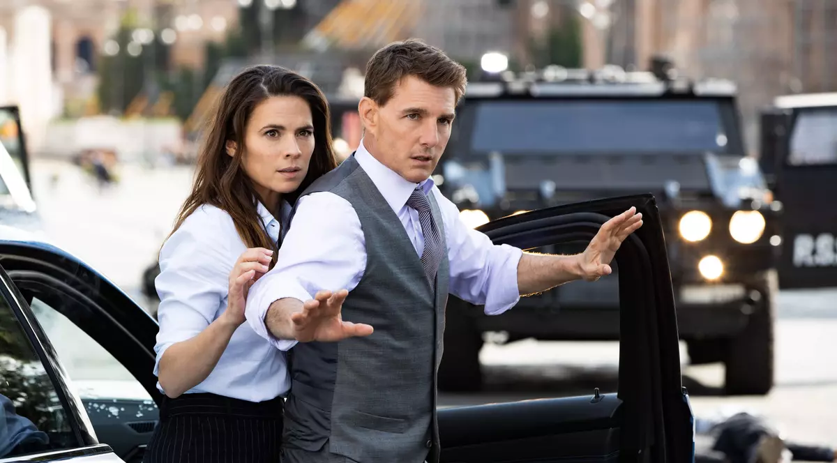 Nici „Misiune: Imposibilă” nu mai e ce-a fost. Totuși, la 61 de ani, Tom Cruise aleargă ca la 30