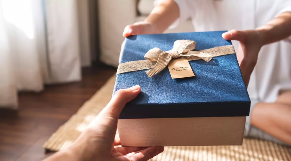Idei de cadouri pentru ziua de naștere a fratelui/surorii