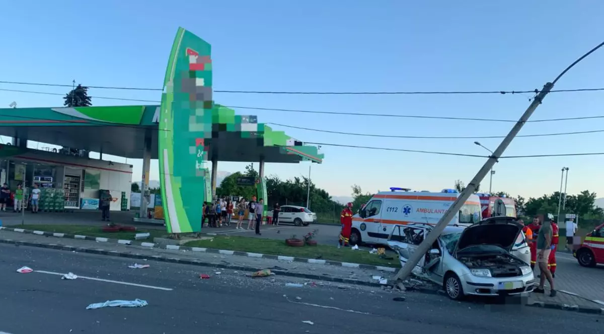 O femeie a murit într-un accident la Codlea. Alți doi oameni, între care un copil, au fost răniți
