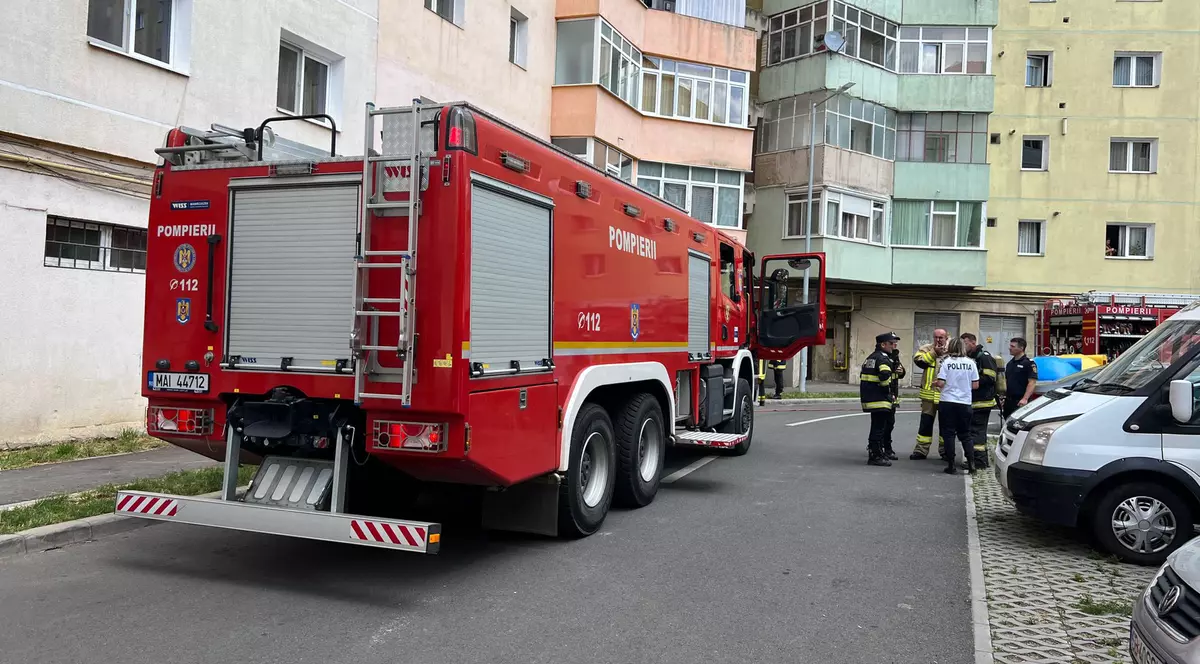 Un bloc întreg a fost evacuat la Sibiu, după ce doi iubiți s-au certat și au dat cu spray lacrimogen. Cum au fost sancționați