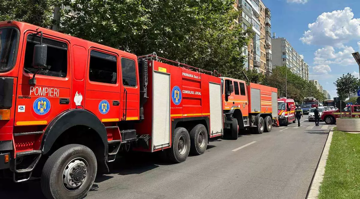 Explozie într-un bloc din Șoseaua Berceni după o acumulare de gaze. O persoană a fost rănită, iar 40 evacuate