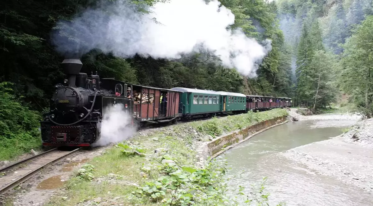 Cele mai populare trasee cu mocănița din România