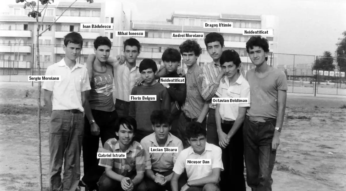 Ce s-a ales de olimpicii la matematică de acum 35 de ani. Poza în care apare și Nicușor Dan