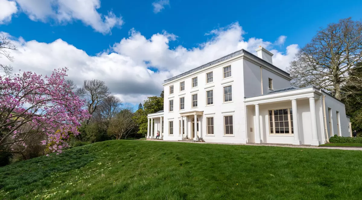 Peste 100 de vizitatori au rămas blocați mai multe ore în fosta casă a scriitoarei Agatha Christie