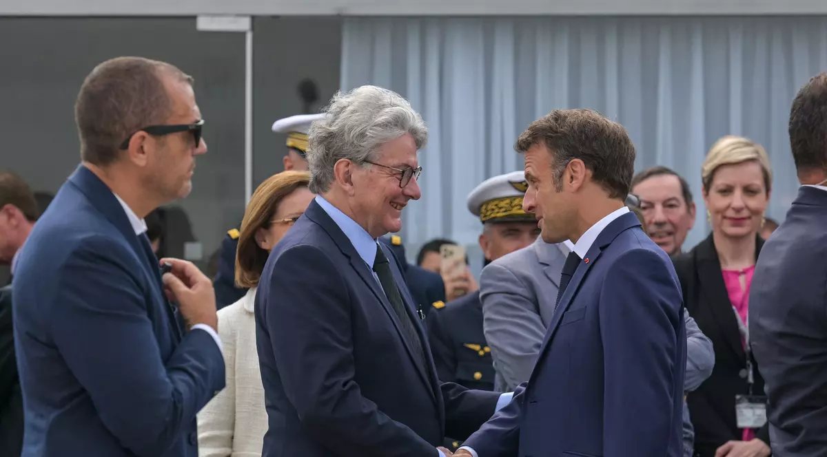 Răspunsul unui comisar european pentru Emmanuel Macron, care a propus blocarea rețelelor sociale în timpul revoltelor