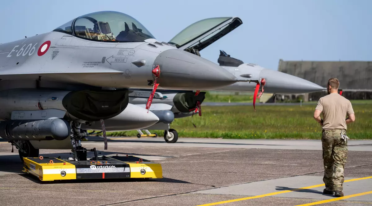 Când începe România instruirea piloților ucraineni pe avioanele de luptă F-16. Anunțul lui Klaus Iohannis