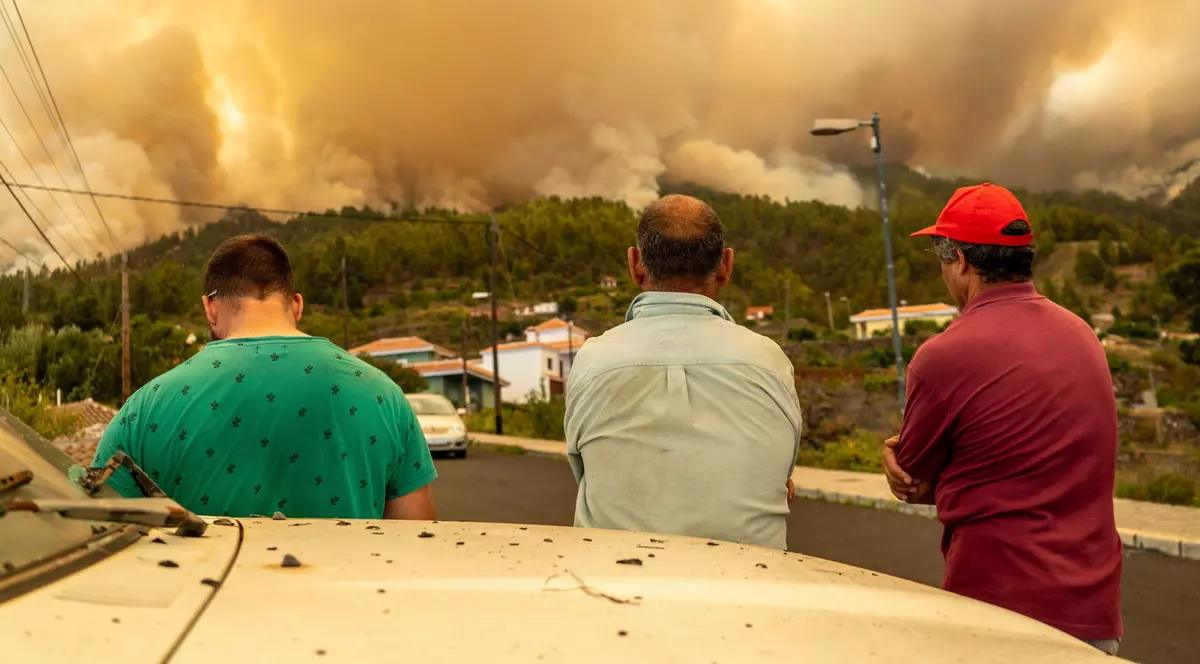 Incendiile de pădure din Insulele Canare au ars 2.000 de hectare și au dus la evacuarea a 2.500 de locuitori