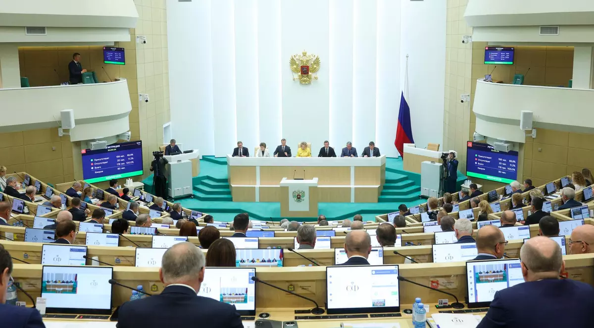 Vladimir Putin a promulgat legea care interzice schimbarea de sex în Rusia