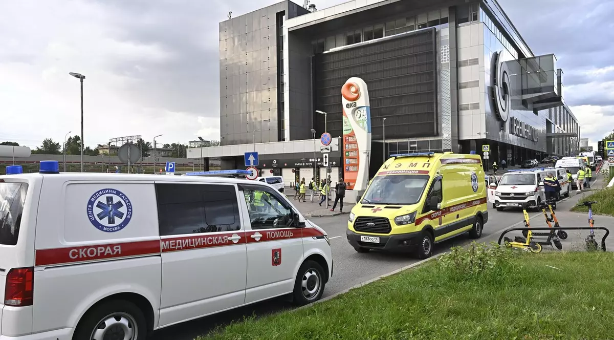 Cel puțin 4 morți și peste 50 de răniți, după ce o conductă cu apă fiartă a explodat într-un mall din Moscova